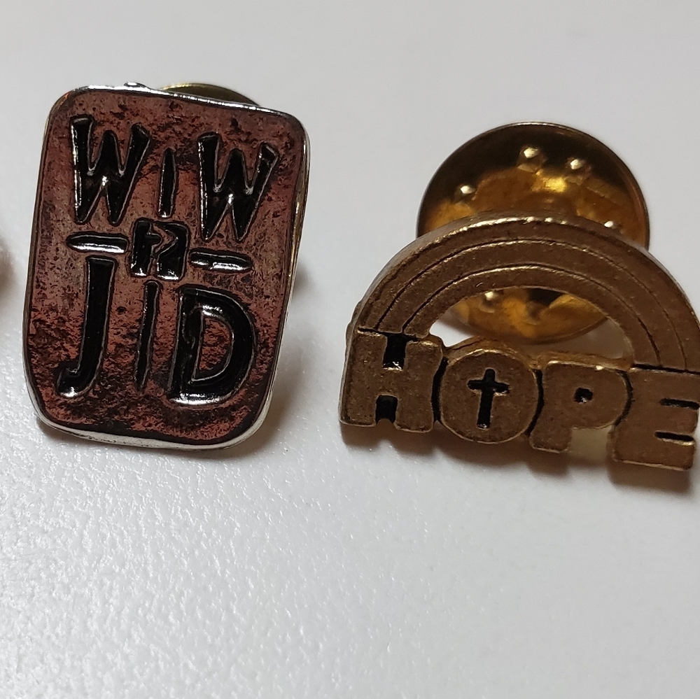 📍👼⛪✝️ Religious Brooch Pin Bundle of 3 - Picture 8 of 8